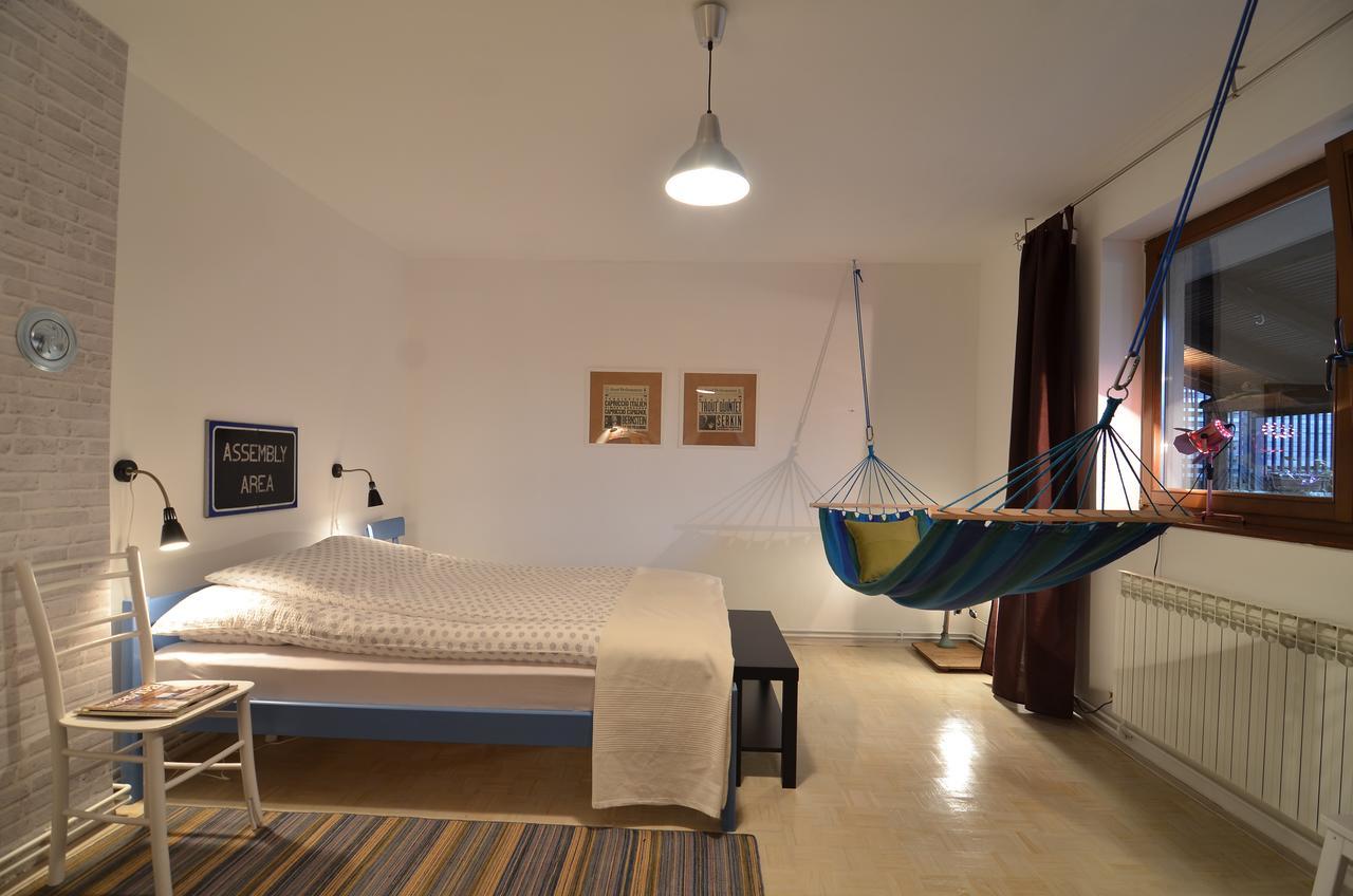 Embassy Of Industry + Free Parking Apartment ซาราเยโว ภายนอก รูปภาพ