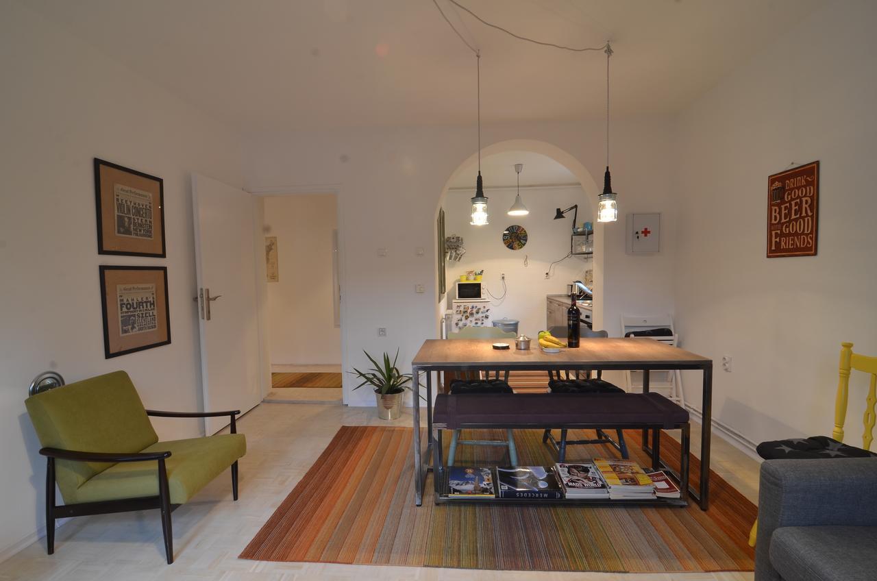 Embassy Of Industry + Free Parking Apartment ซาราเยโว ภายนอก รูปภาพ