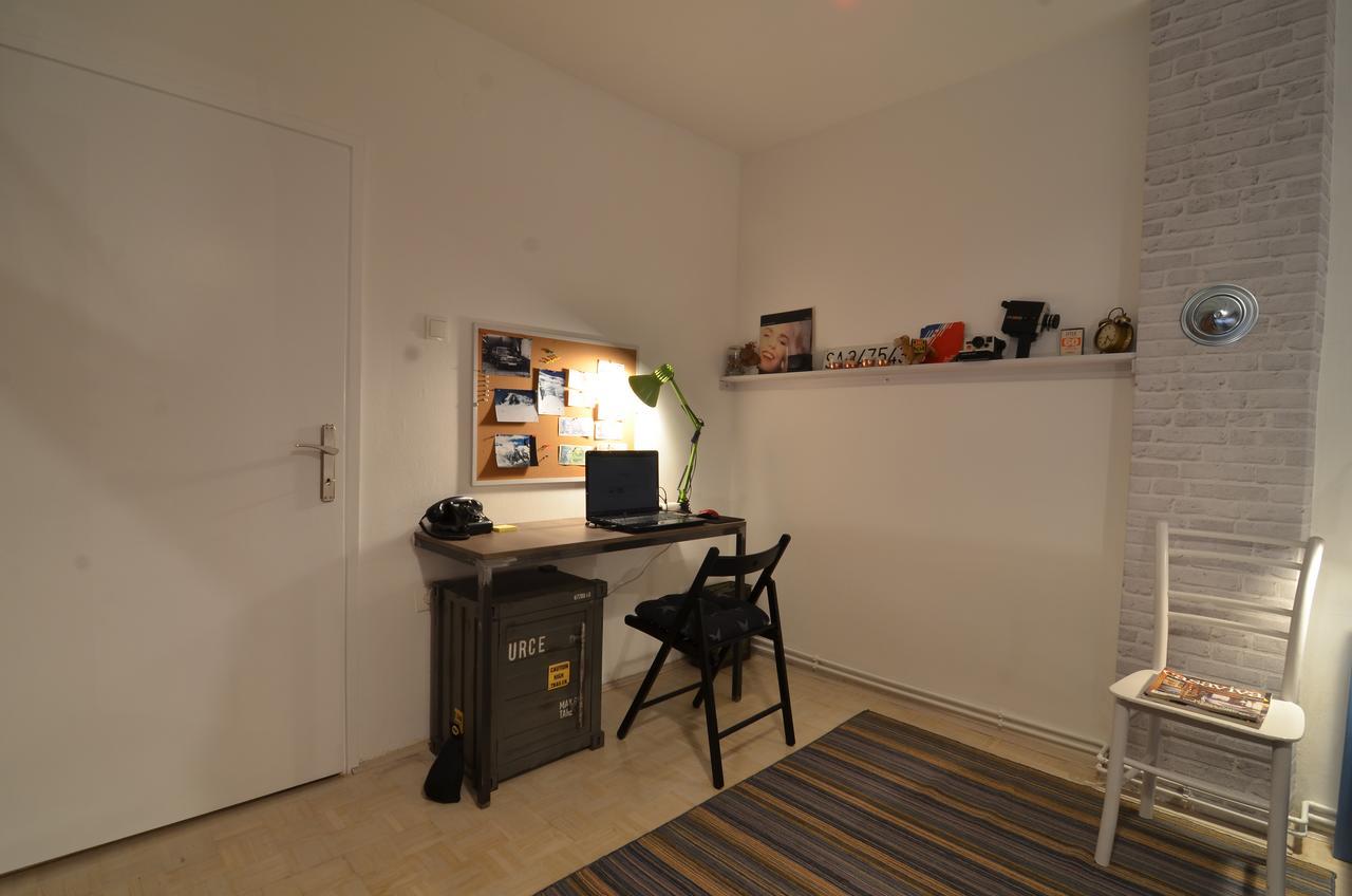 Embassy Of Industry + Free Parking Apartment ซาราเยโว ภายนอก รูปภาพ
